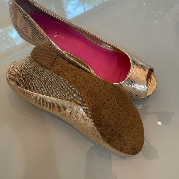 Lilly Pulitzer Gold Wedges - Picture 5 of 6